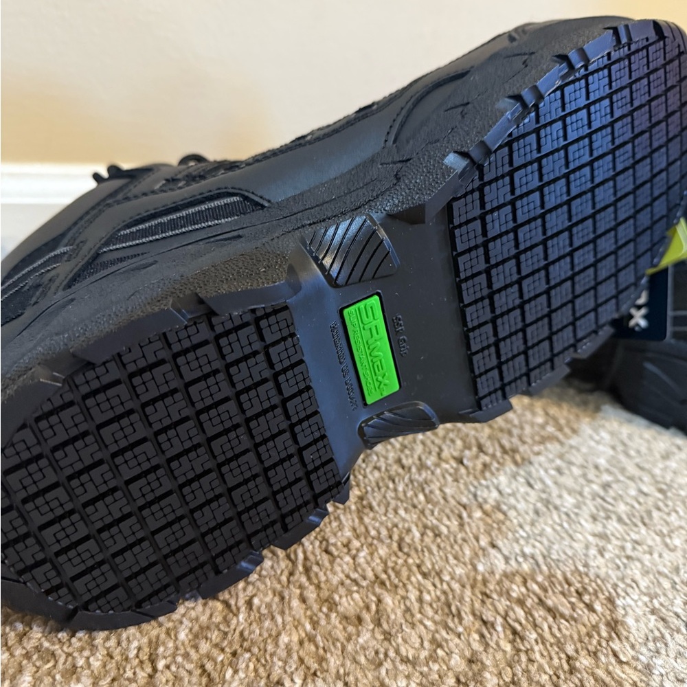 Brand new never worn. Shoes SR MAX